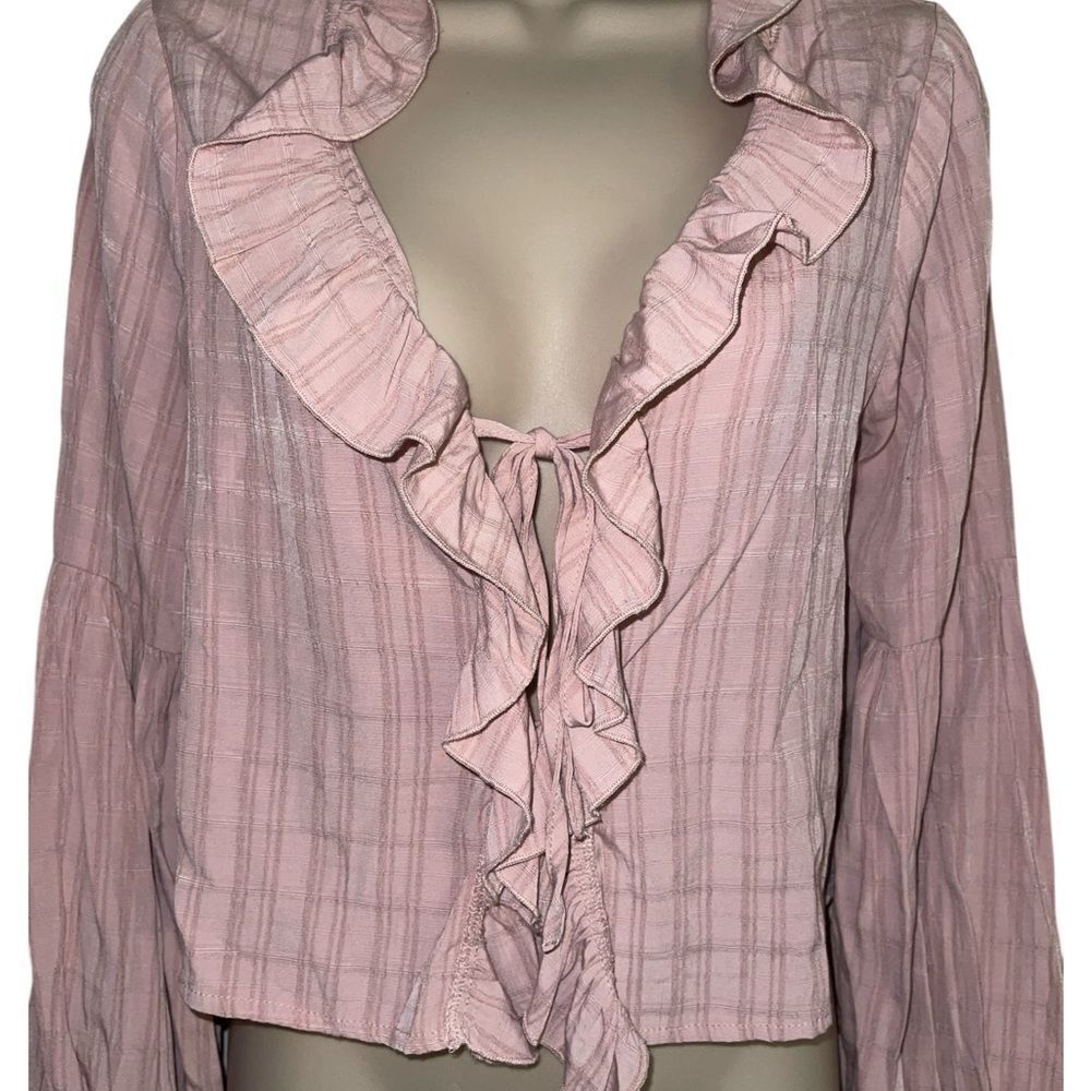 HYFVE NWOT Light Pink Ruffle Blouse tie Sleeves Super soft Cute pink rose Sz S - Picture 2 of 5